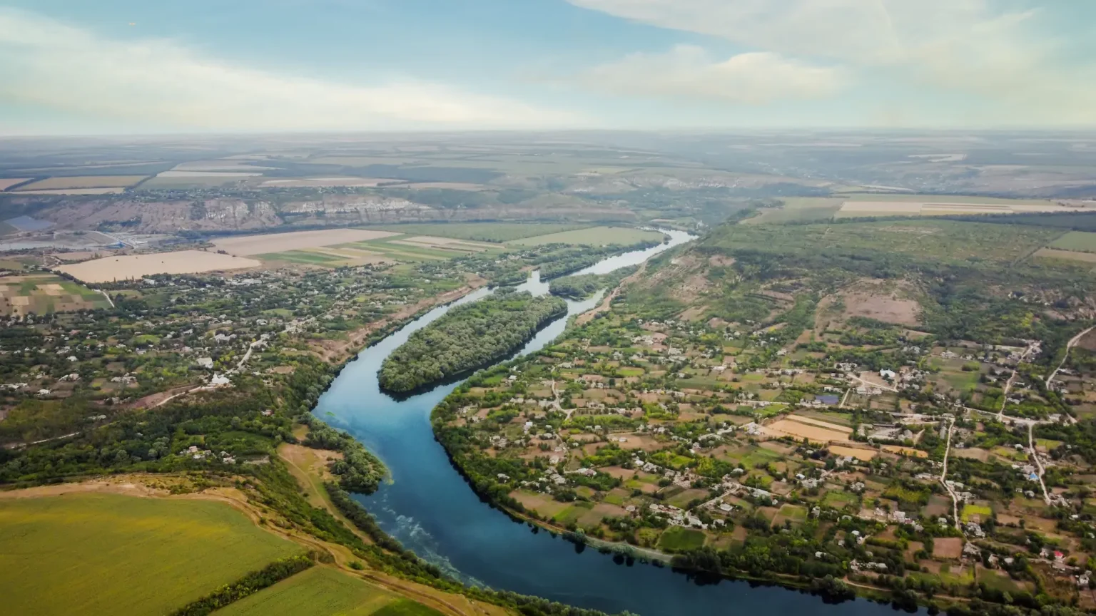 vista-aerea-drones-naturaleza-moldavia-1536x864 Imagen destacada del post de Julio Portieles
