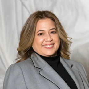 Fanny-C Fanny es la experta en publicaciones y edición de documentos y cofundadora de IdeaLab360